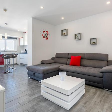 Red Velvet 1 Bdr Flat With Balcony By Lovelystay Portimão Exterior photo