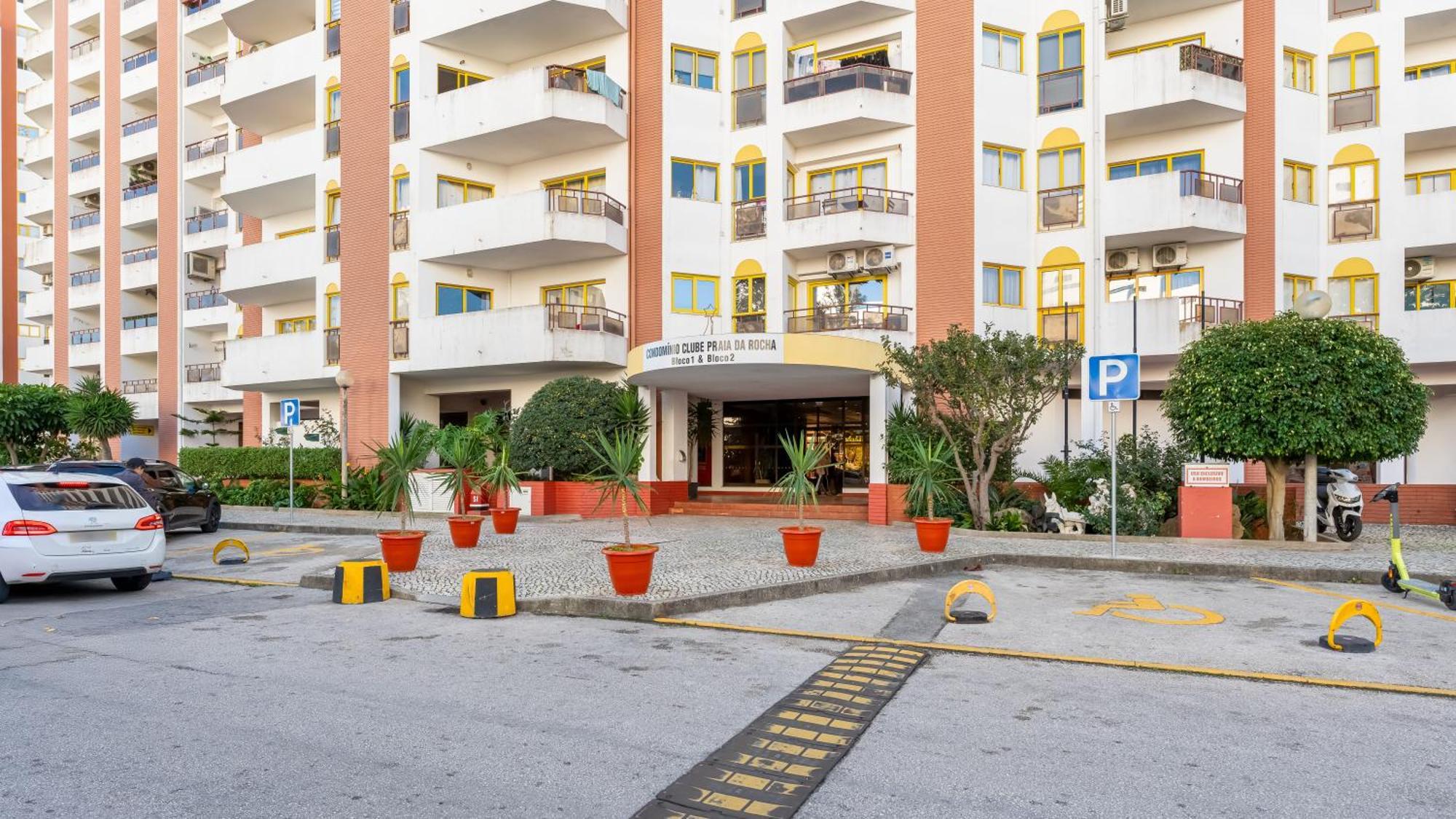 Red Velvet 1 Bdr Flat With Balcony By Lovelystay Portimão Exterior photo